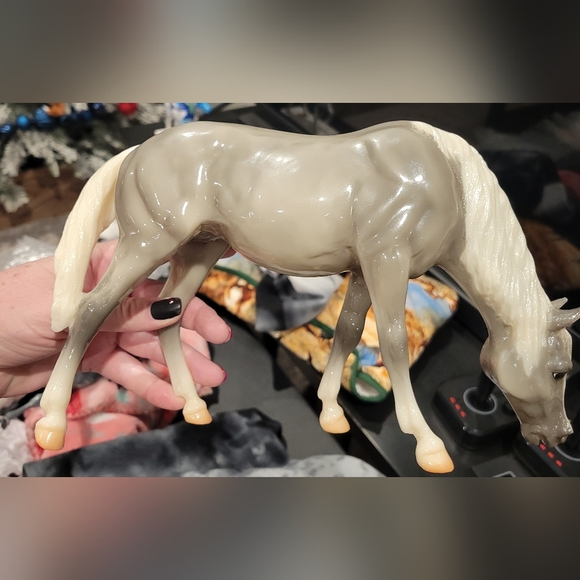 Breyer Horse - Picture 1 of 2